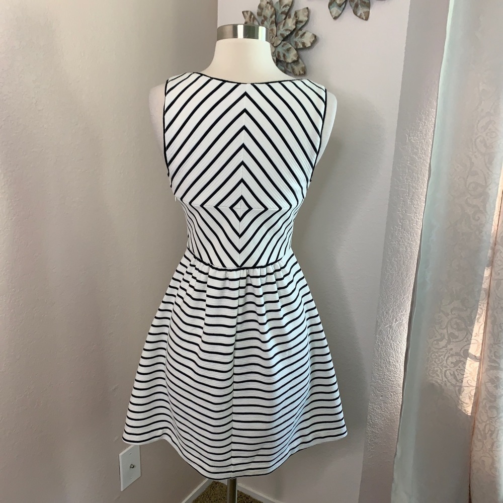 Maeve Pretty Little Liars Striped Dress Size 4 - Picture 4 of 7